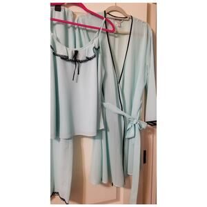 NWT'S - Nine & Company Women's Pajama Set Size L Blue Black Trim Lightweight